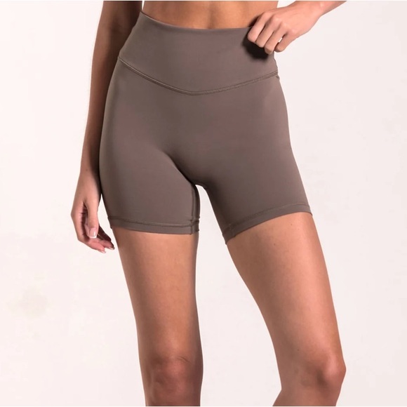 FORM ACTIVEWEAR Pants - Form Core Shorts Walnut